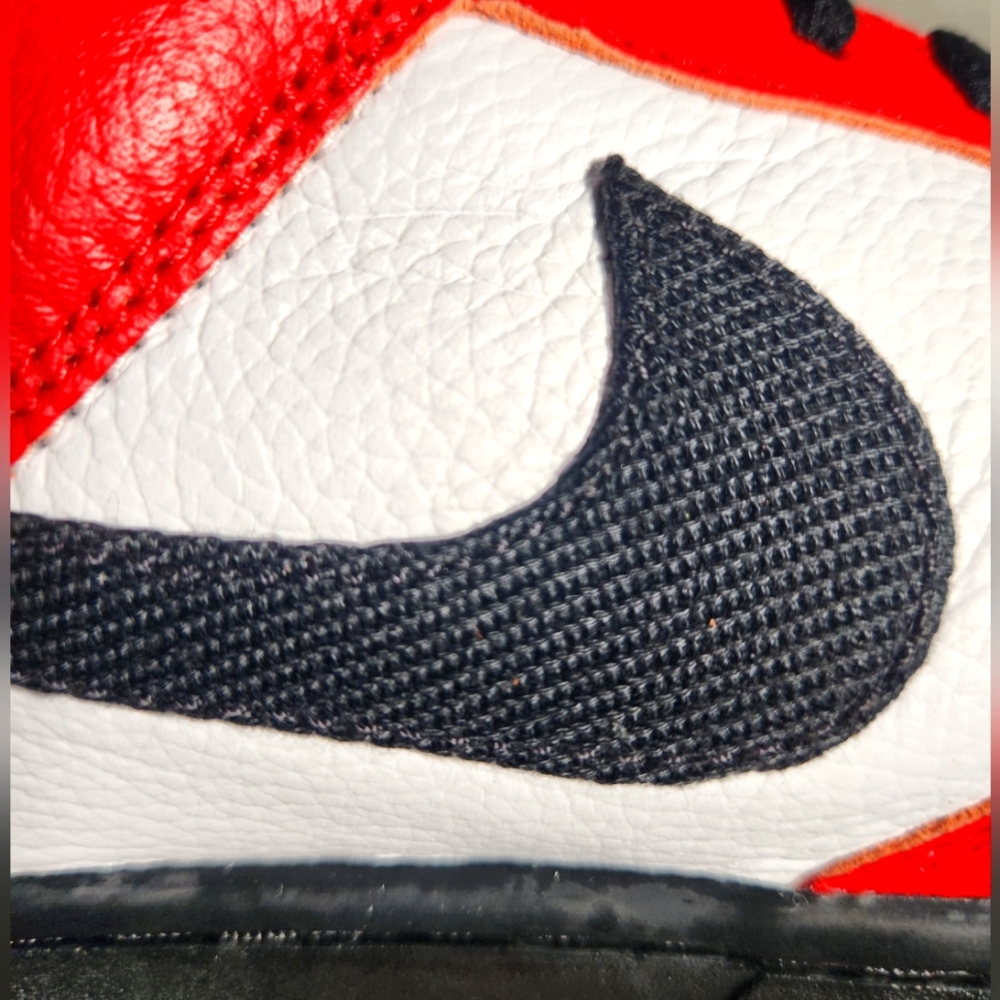 Nike Dunk Low 'By You' Chicago New - Picture 3 of 11